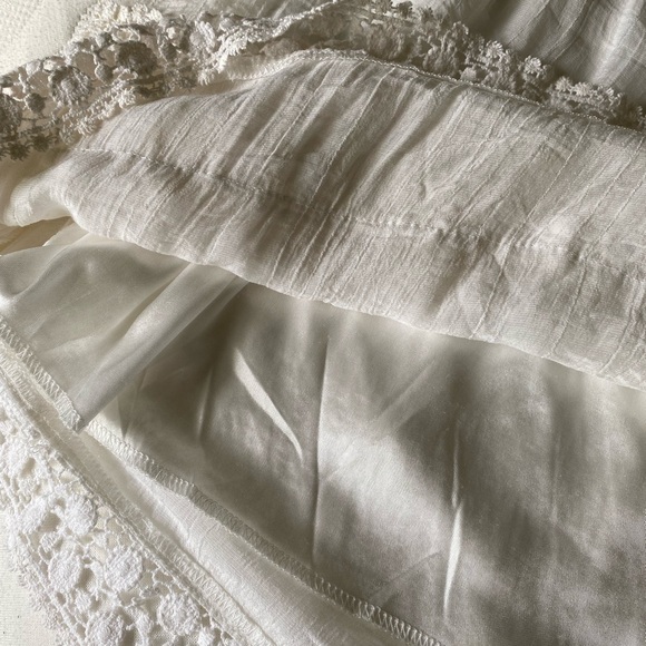 Mystree Women’s White Dress with Lace Details Size: Medium - Picture 6 of 10